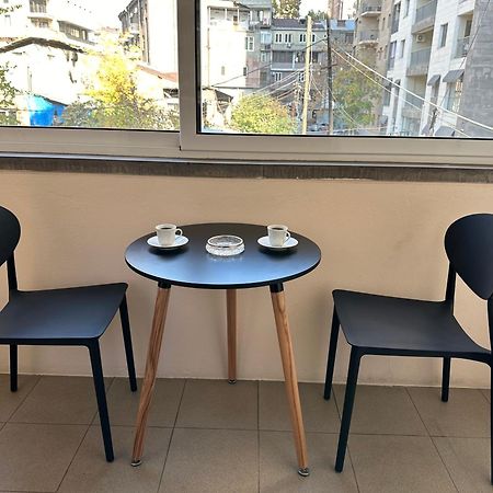 Comfortable Apartment In Center 예레반 외부 사진