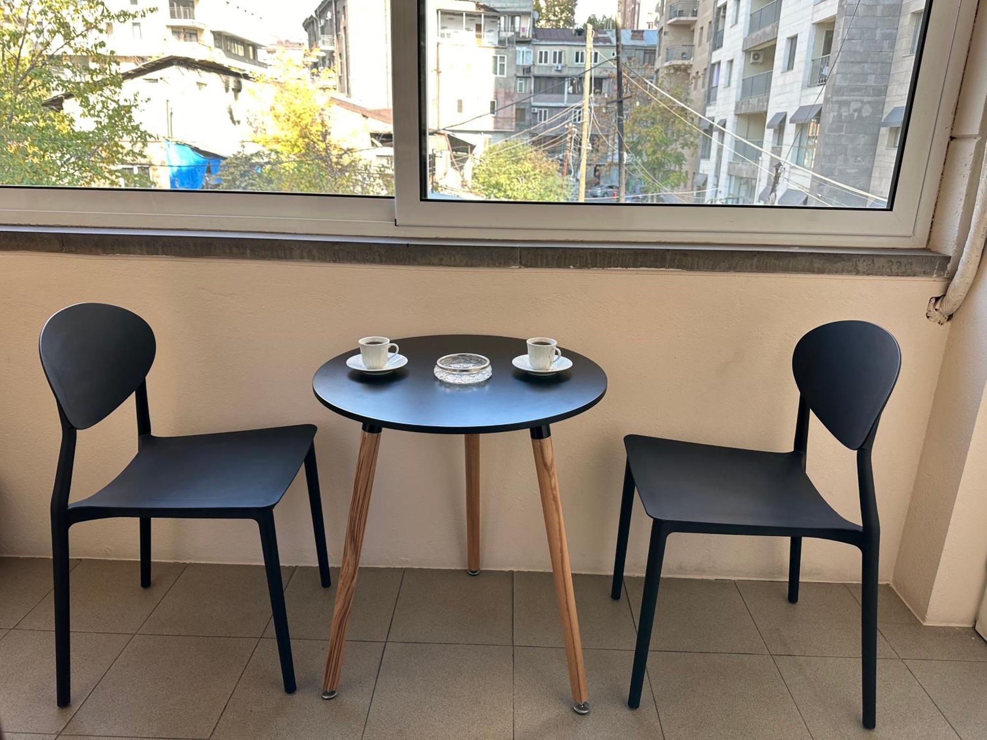 Comfortable Apartment In Center 예레반 외부 사진