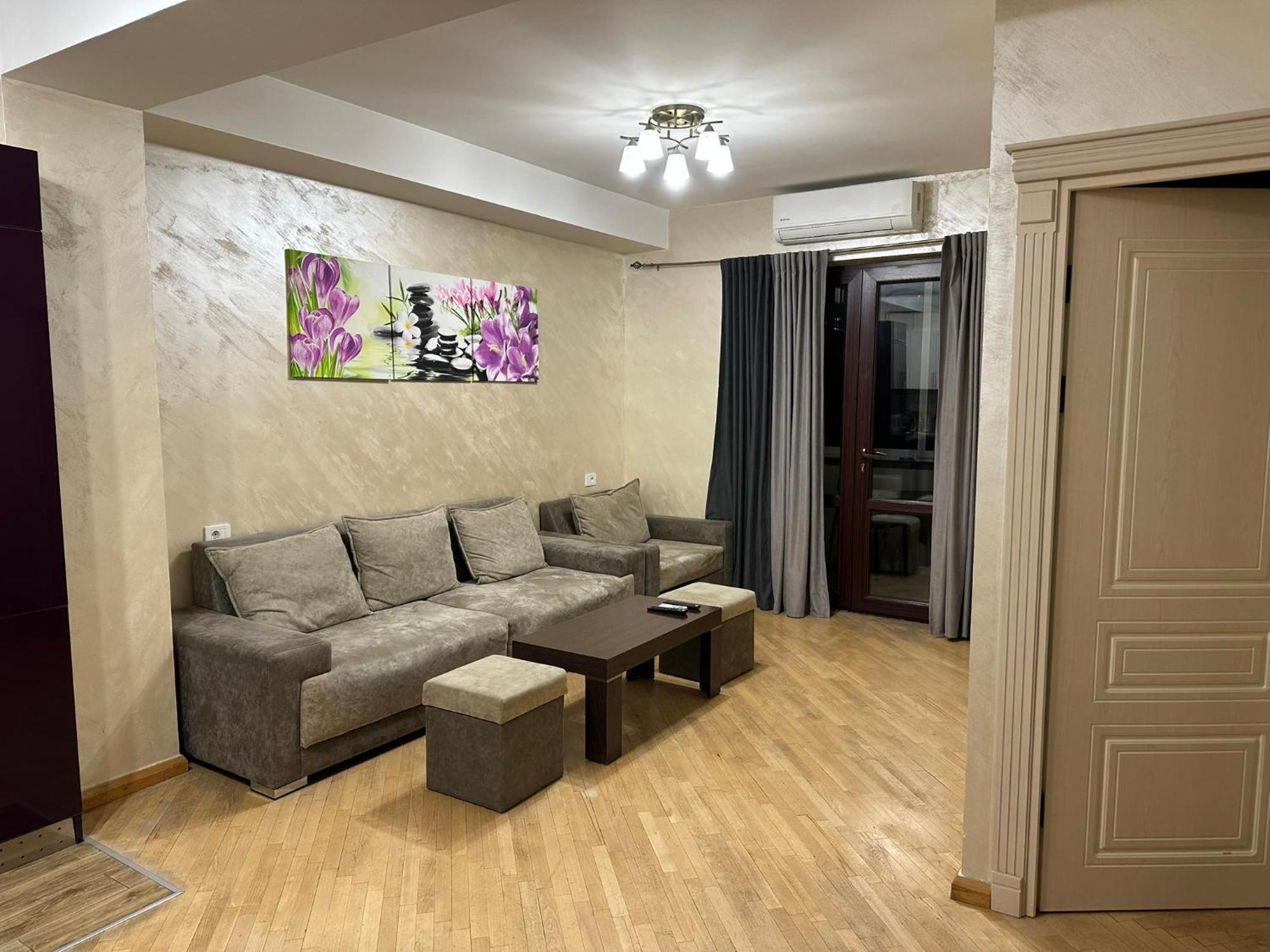 Comfortable Apartment In Center 예레반 외부 사진