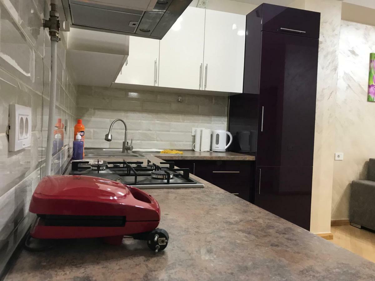 Comfortable Apartment In Center 예레반 외부 사진